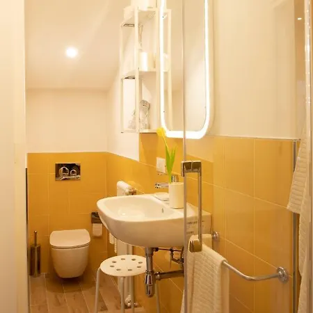 Apartment Il Nido Del Castello Cernobbio
